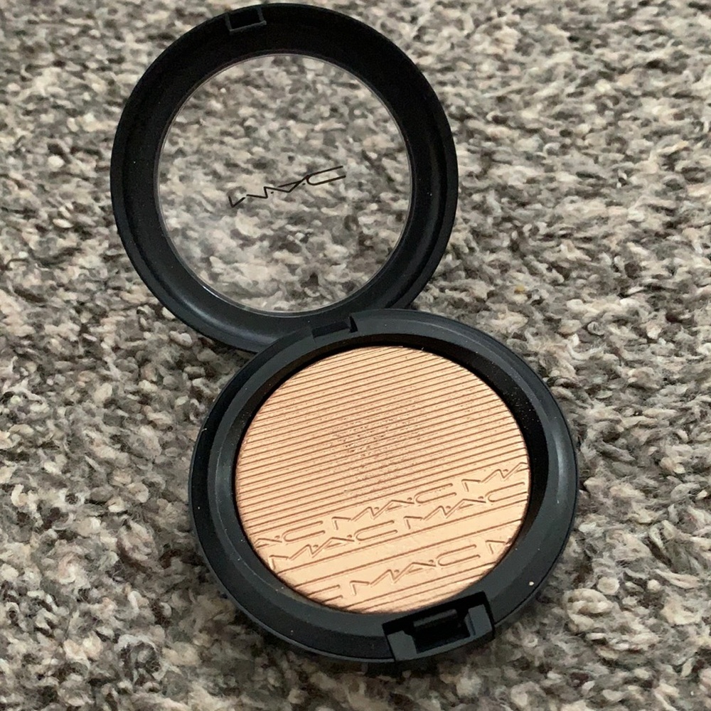 Mac Extra Dimension Skinfinish in “Oh Darling”